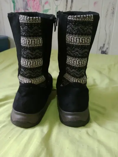 Botas negras de gamuza con diseño étnico talla 40 - miniatura 2