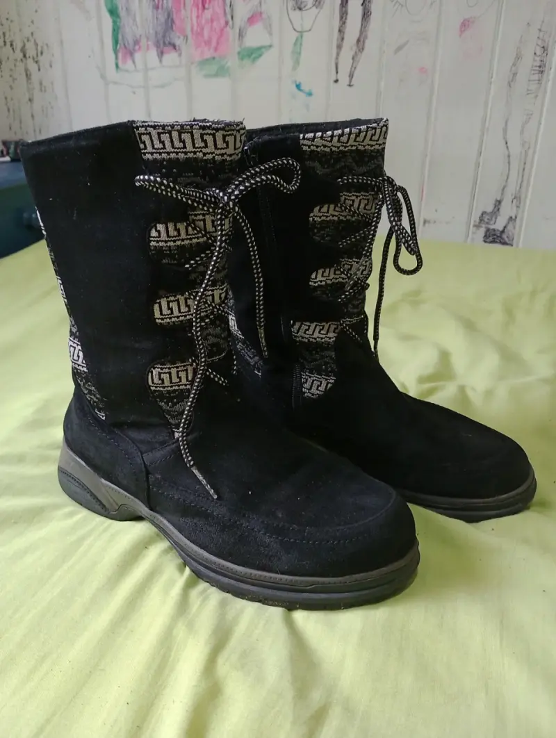 Botas negras de gamuza con diseño étnico talla 40 - 3