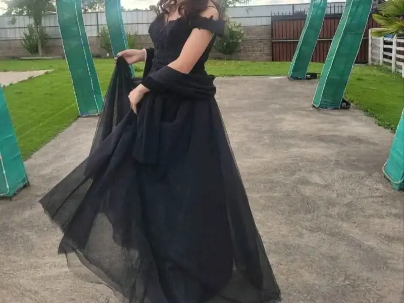 Vestido de gala negro elegante - 2
