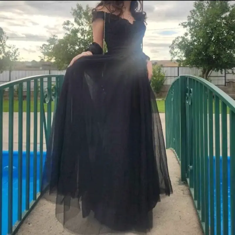 Vestido de gala negro elegante - 3