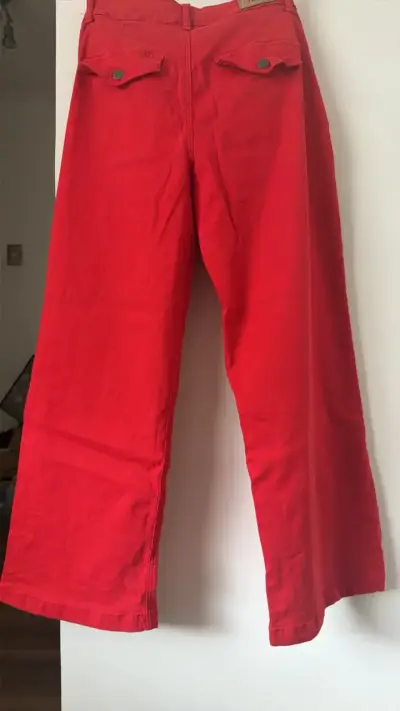 Pantalones rojos anchos para mujer - miniatura 2