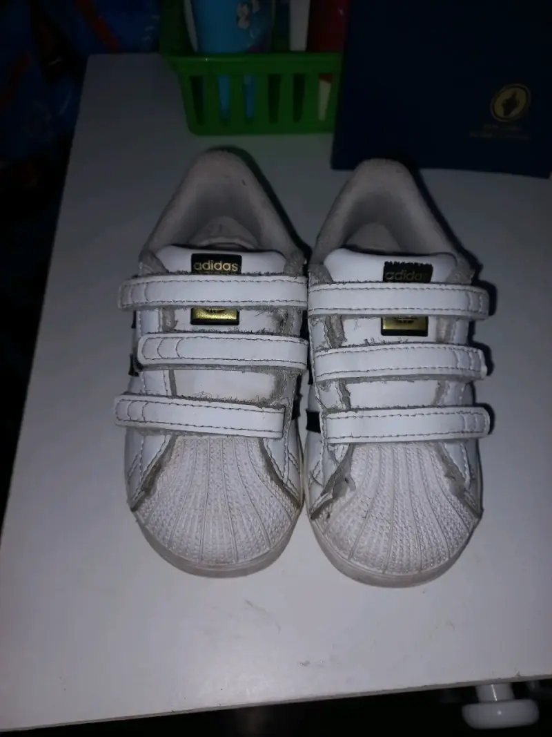 Zapatillas Adidas blancas para niños