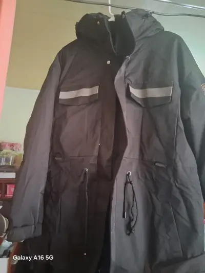 Parka negra con capucha y bolsillos - talla XXL - miniatura 1