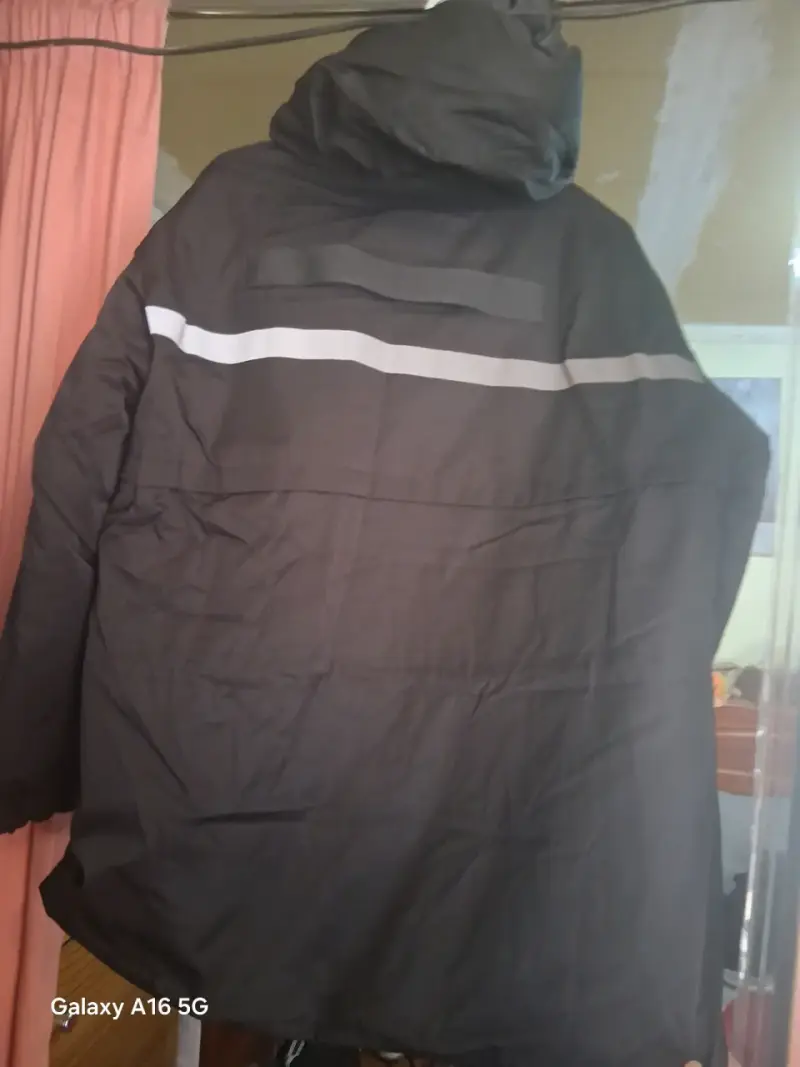Parka negra con capucha y bolsillos - talla XXL - 3