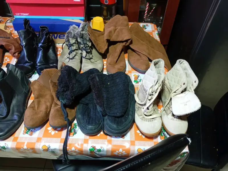 Lote de botas y botines variados para mujer - 1