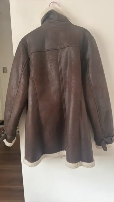 Chaqueta de cuero marrón con forro de lana - miniatura 2