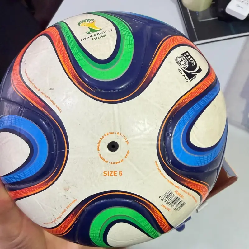 Balón Adidas Brazuca Top Replique Talla 5 - 4