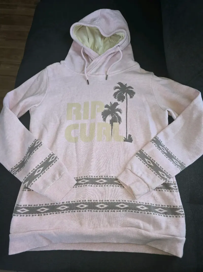 Polerón Rip Curl rosado con capucha