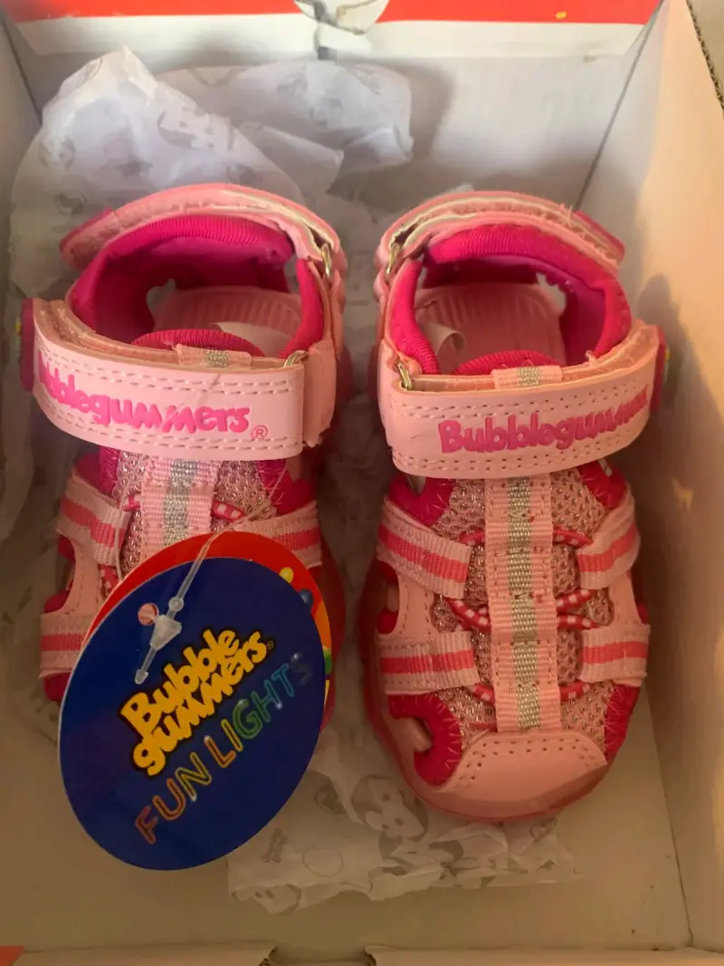 Sandalias Bubblegummers Fun Lights para niña