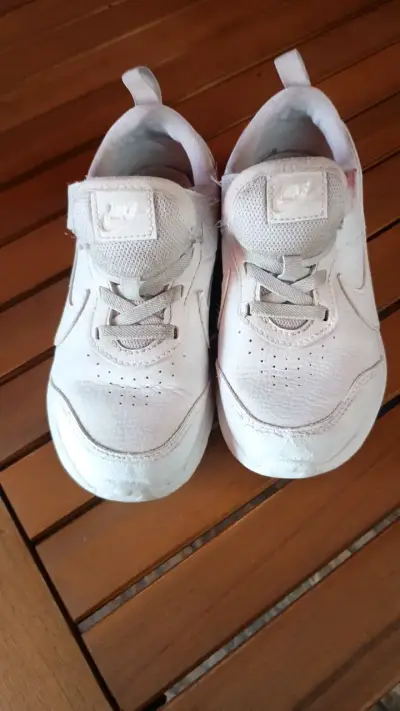 Zapatillas deportivas blancas Nike para niños - miniatura 1