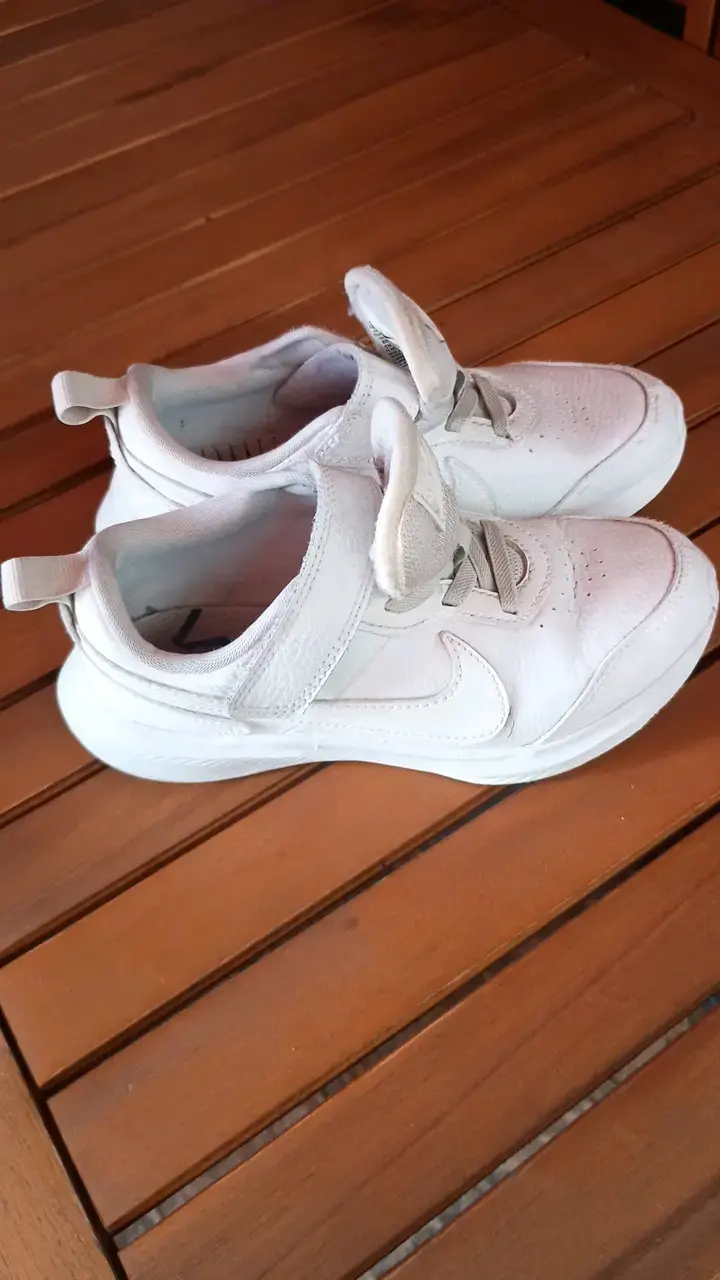 Zapatillas deportivas blancas Nike para niños - 2