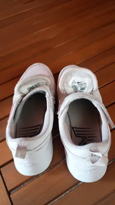 Zapatillas deportivas blancas Nike para niños - miniatura 3