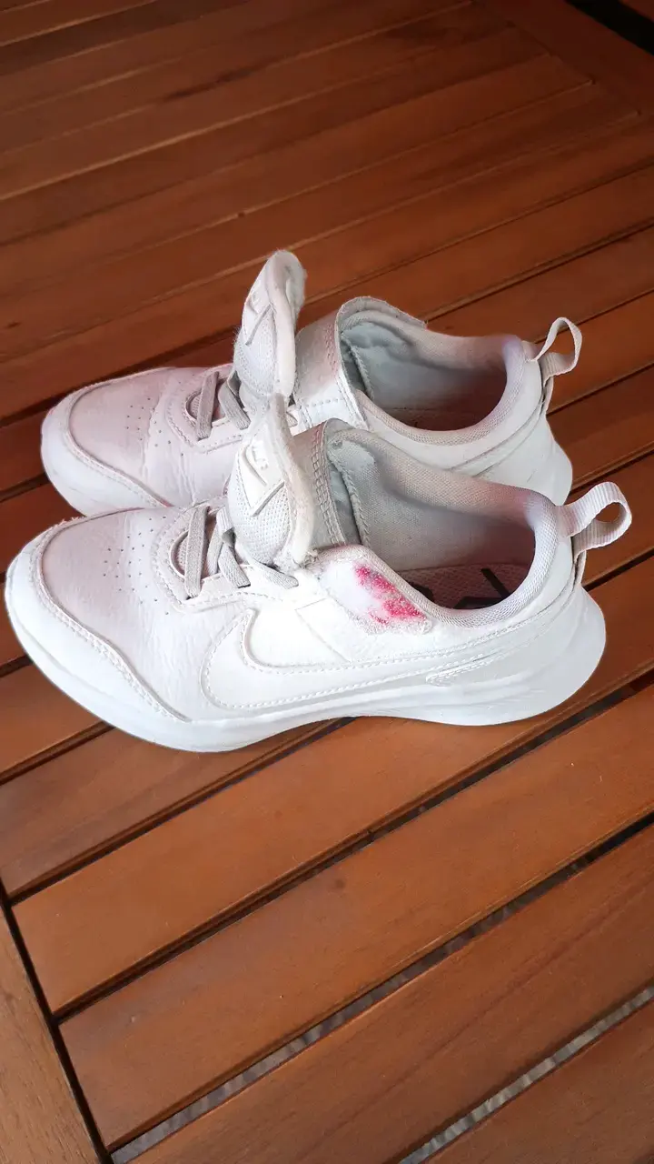 Zapatillas deportivas blancas Nike para niños - 4