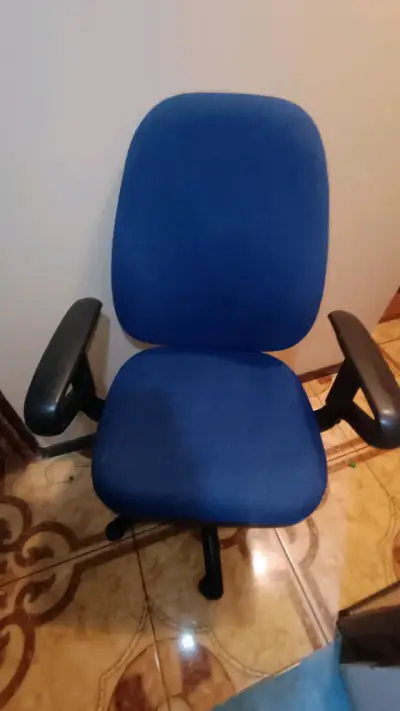 Silla de oficina azul - miniatura 4