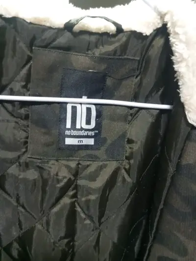 Chaqueta acolchada No Boundaries verde militar - miniatura 1