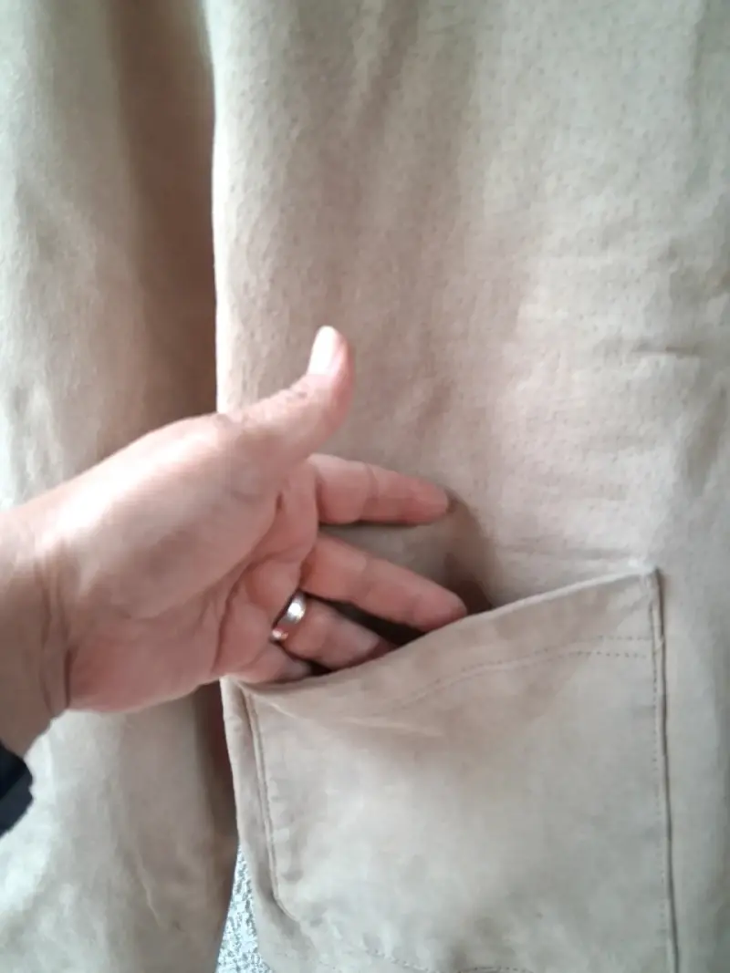 Chaqueta beige de gamuza para mujer - 2