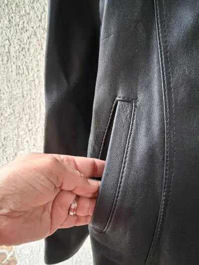 Chaqueta de cuero negra para mujer - miniatura 4