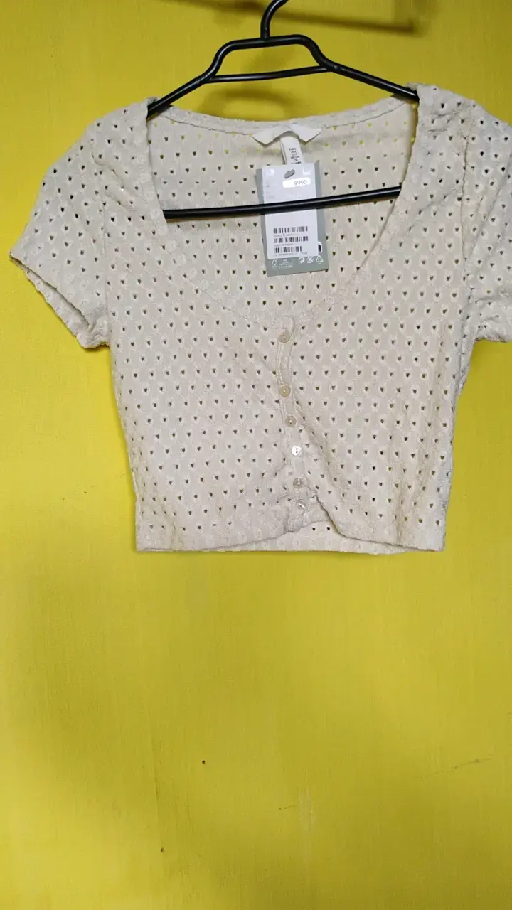 Blusa corta beige con diseño calado H&M - 1