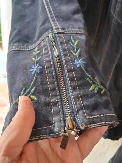 Chaqueta de mezclilla Esprit bordada de mujer - miniatura 3