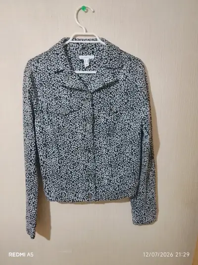 Chaqueta acolchada negra para invierno - miniatura 4