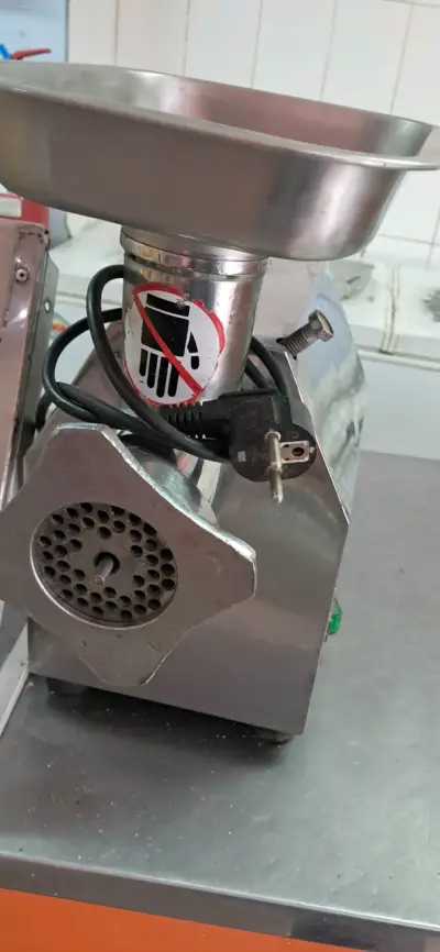 Moledora de carne industrial de acero inoxidable - miniatura 3