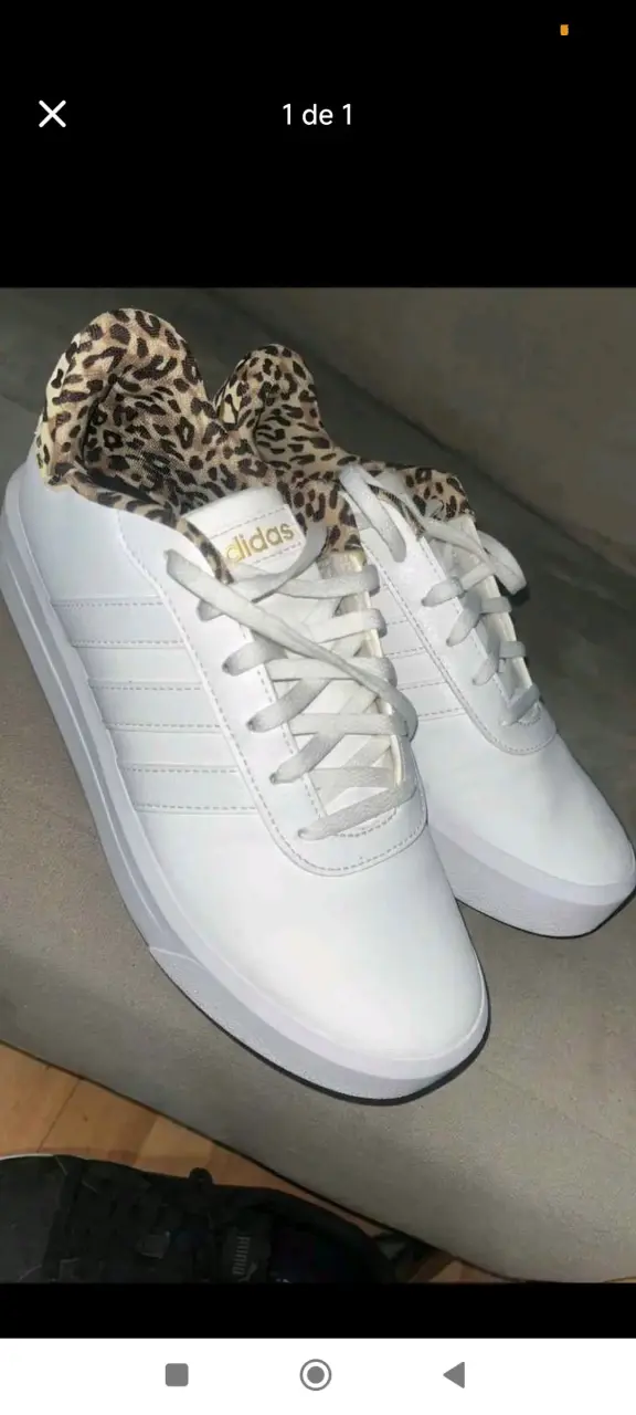 Zapatillas blancas con interior animal print