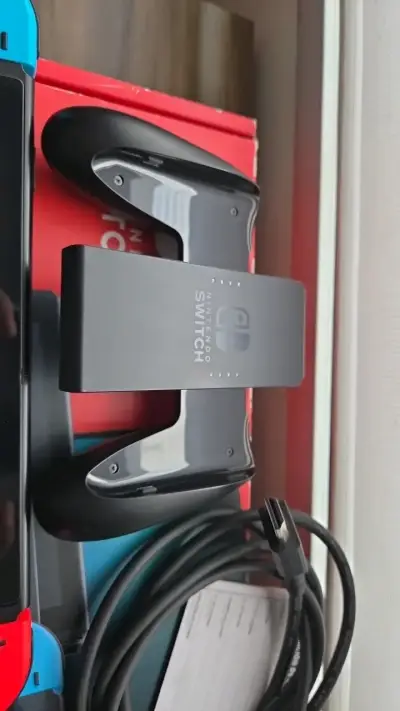 Consola Nintendo Switch con accesorios - miniatura 2