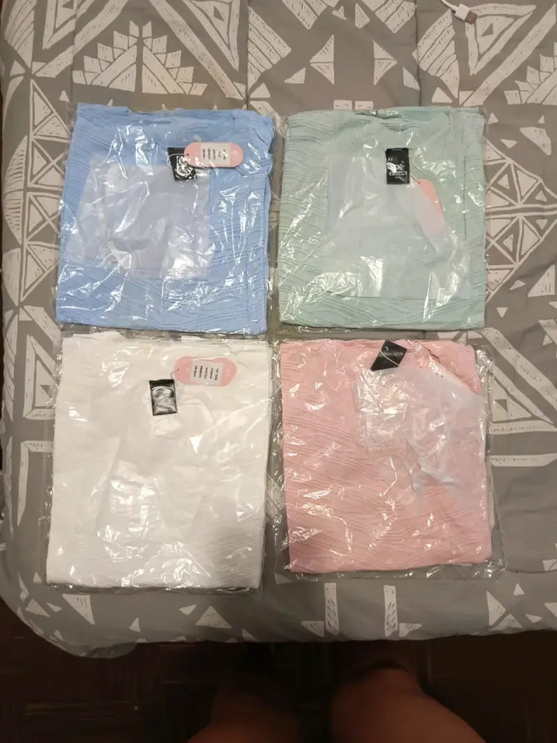 poleras de colores variados - 1