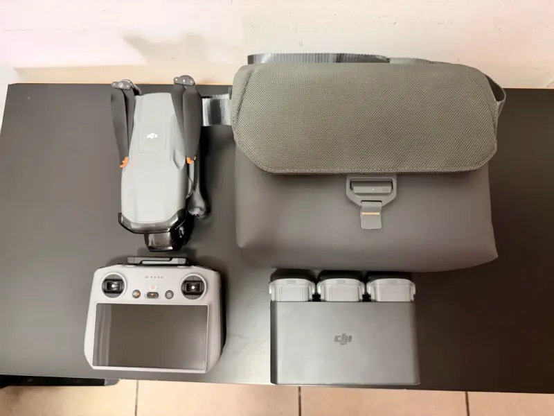 Drone DJI AIR3 con control remoto RC2 - 1