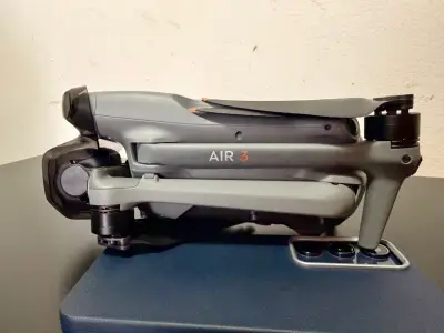 Drone DJI AIR3 con control remoto RC2 - miniatura 6