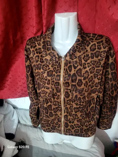 Chaqueta marrón de gamuza con bolsillos - miniatura 2