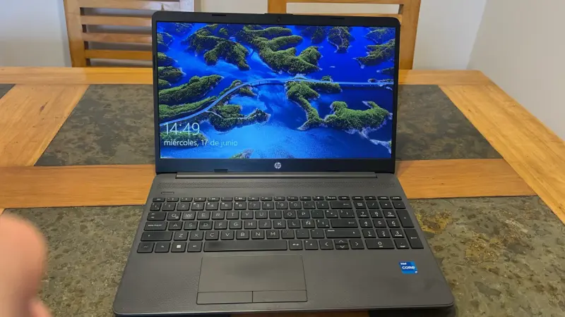 Notebook HP 250 G8 - i7 11va Gen, 16GB RAM, SSD 23 - 3