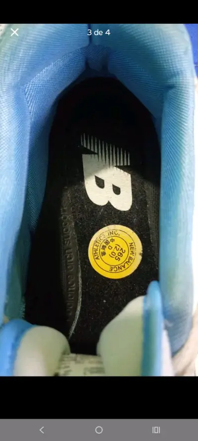 Zapatillas deportivas blancas y celestes - miniatura 2