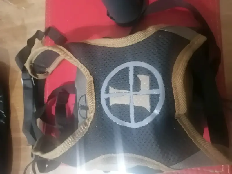 Binoculares Leupold con estuche resistente - 3