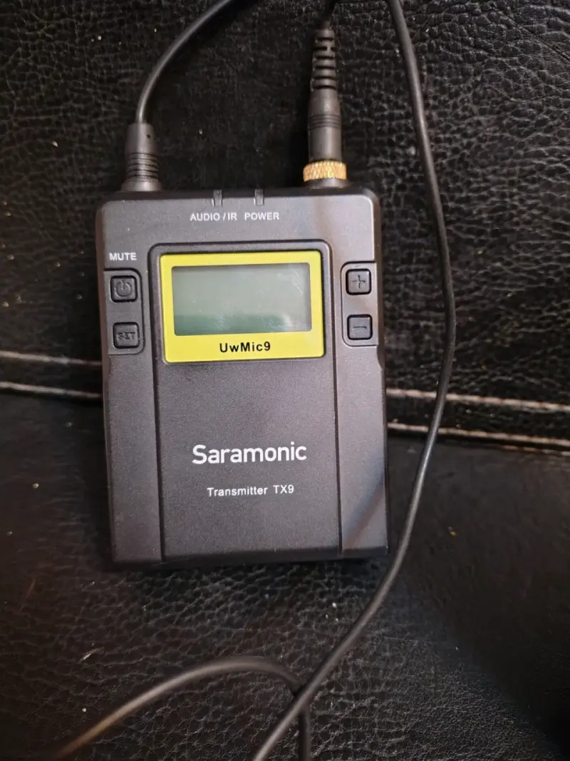 Sistema de micrófonos inalámbricos Saramonic UwMic9 - 2