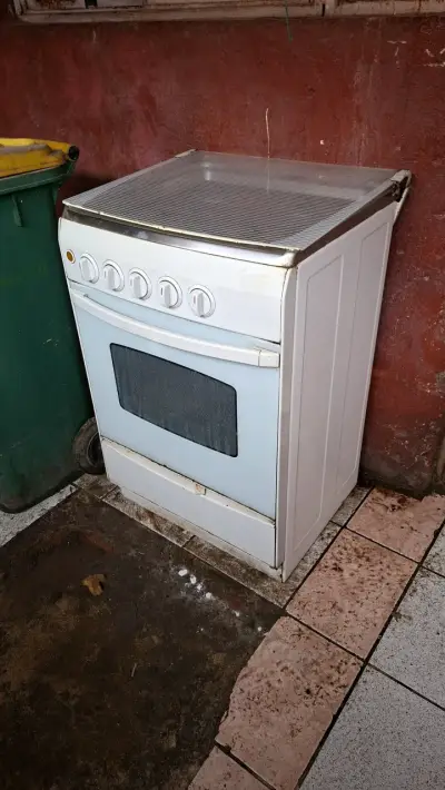 Cocina a gas con horno incorporado - miniatura 3
