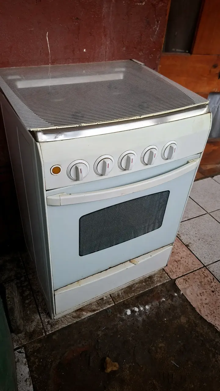 Cocina a gas con horno incorporado - 4
