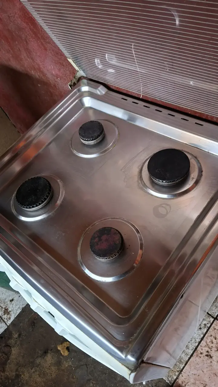 Cocina a gas con horno incorporado - 5