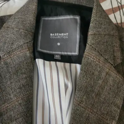Blazer de lana a cuadros para mujer con aplicacion - miniatura 2