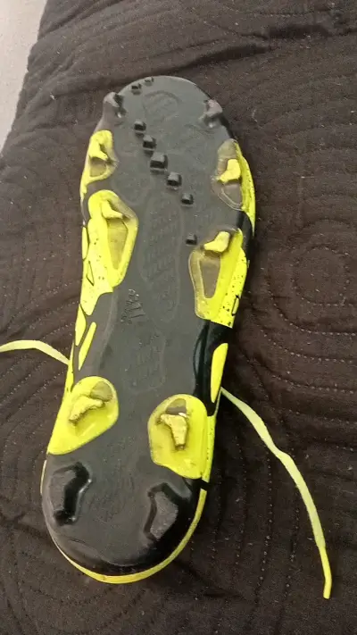 Botines de fútbol Adidas amarillos - miniatura 2