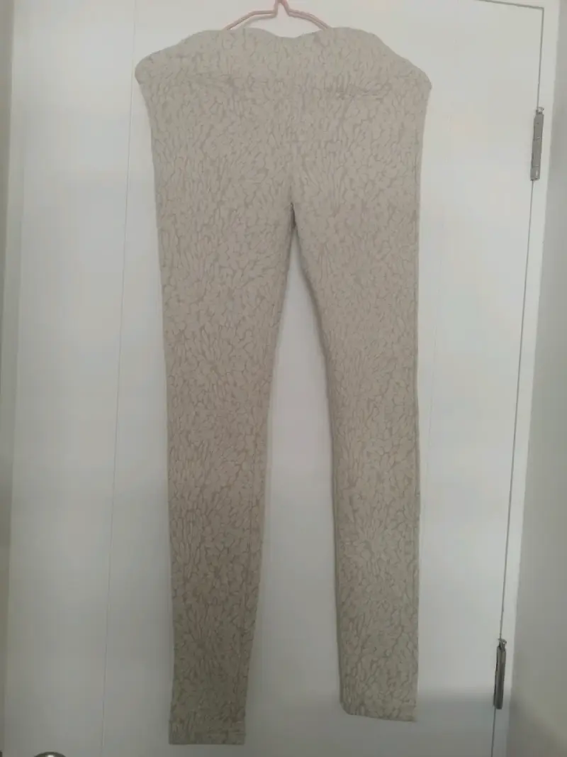 Leggings beige con diseño floral - 2