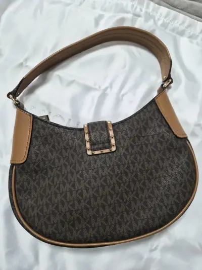 Cartera Michael Kors marrón con detalles dorados - miniatura 2