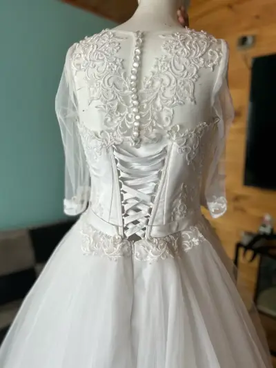 Vestido de novia estilo princesa - miniatura 3