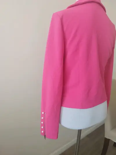 Blazer fucsia con botones decorativos - miniatura 1