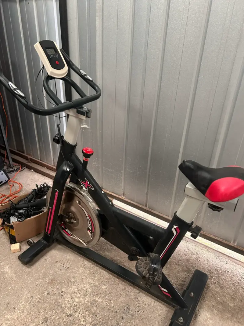 Bicicleta estática de ejercicio - 1