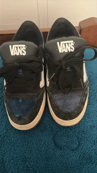 Zapatillas Vans negras y azules usadas n38.5 - miniatura 1