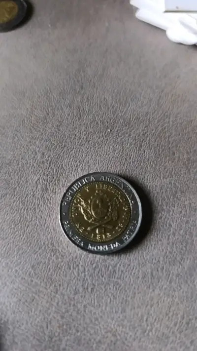 Moneda argentina de un peso 2009 - miniatura 2