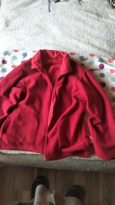 Chaqueta roja impermeable para mujer - miniatura 2