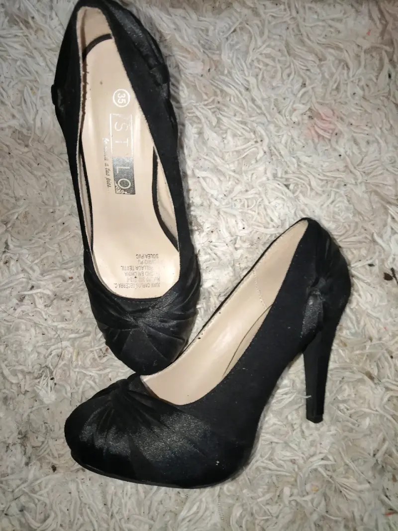 Tacones negros Stilo elegantes talla 35