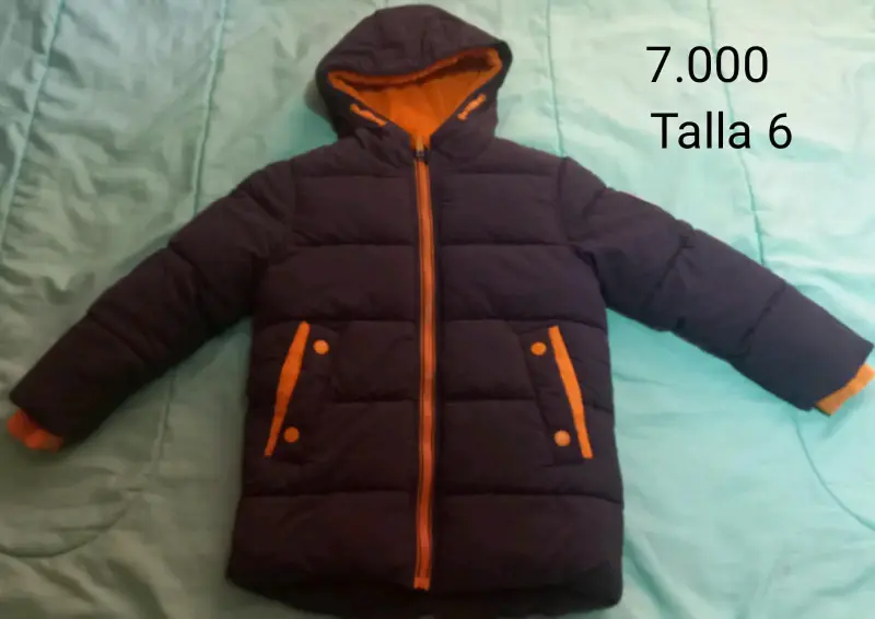 Chaqueta acolchada para niño con capucha